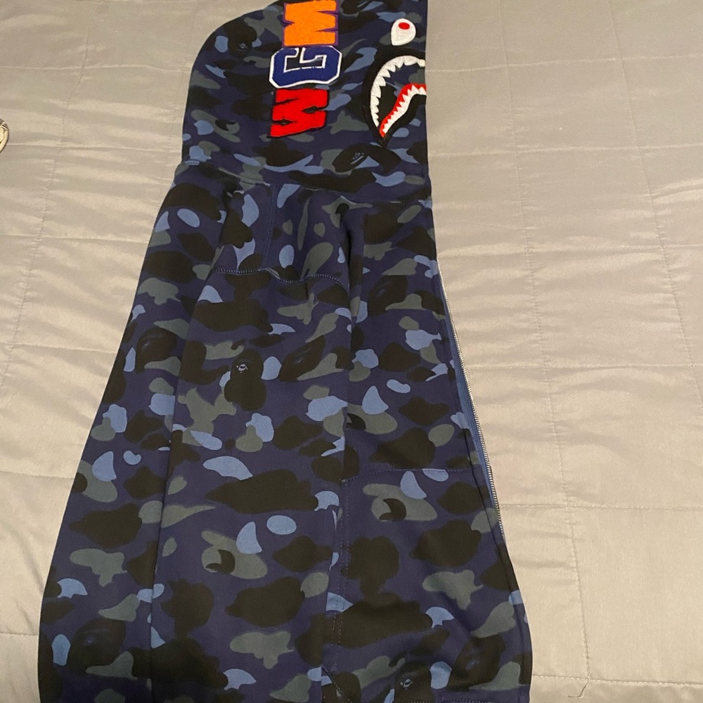 Bathing ape/ bape